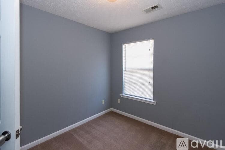 Jackson Apartment: 232 Blake Ave