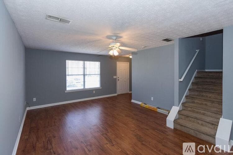 Jackson Apartment: 232 Blake Ave