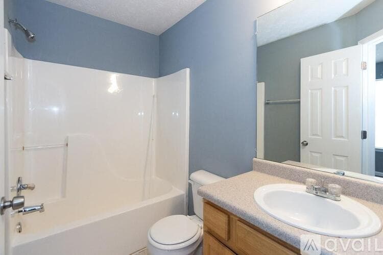 Jackson Apartment: 232 Blake Ave