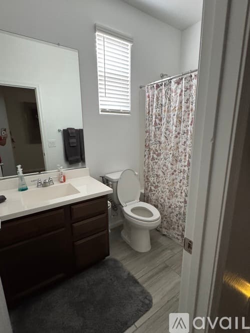 Glendale House: 12455 West State Avenue