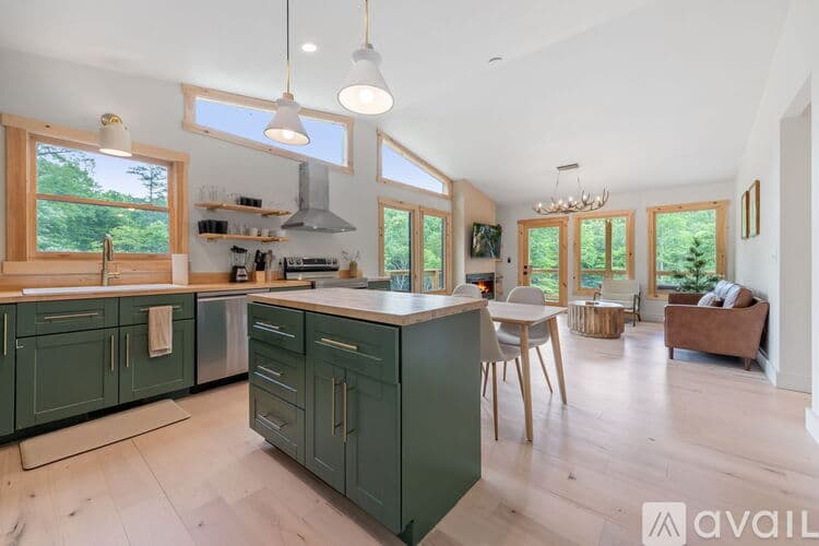 Morganton House: 52 Antler Creek Road