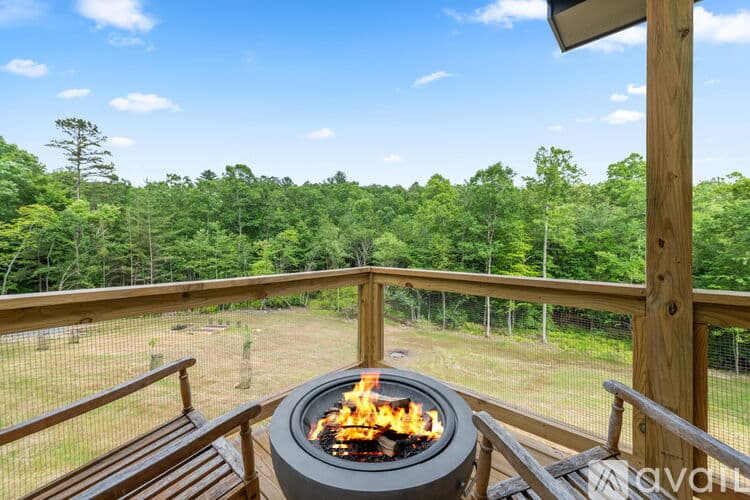 Morganton House: 52 Antler Creek Road