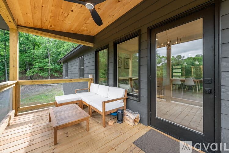 Morganton House: 52 Antler Creek Road