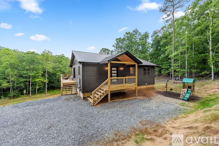 Morganton House: 52 Antler Creek Road