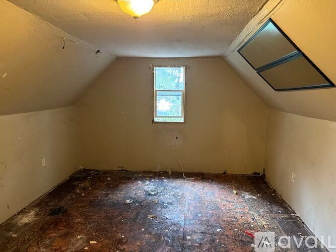 Peoria House: 2807 W Marquette St