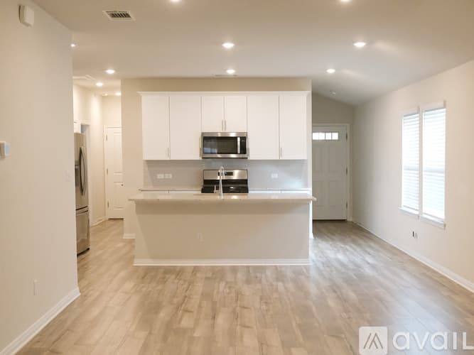 Liberty Hill House: 517 Longmount Cove