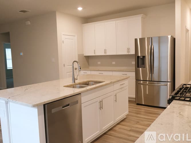 Liberty Hill House: 517 Longmount Cove