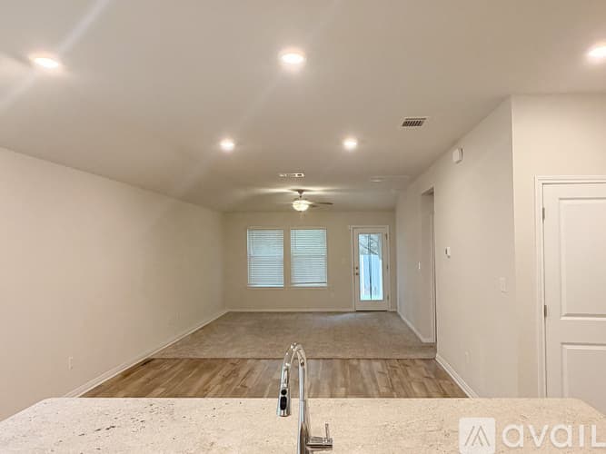 Liberty Hill House: 517 Longmount Cove