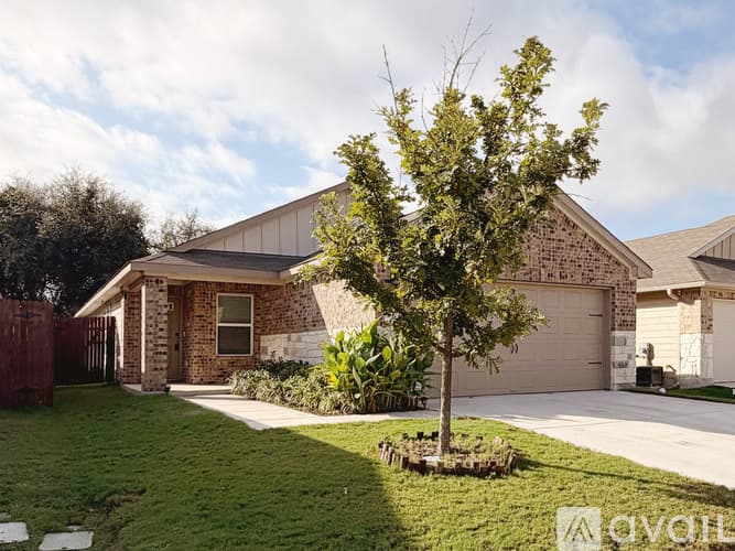 Liberty Hill House: 517 Longmount Cove