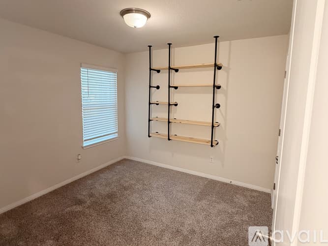 Liberty Hill House: 517 Longmount Cove