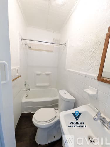 Holyoke Apartment: 214 Pine St