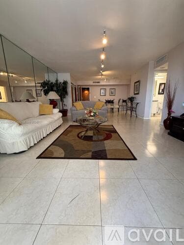 Surfside Condo: 9195 Collins Ave