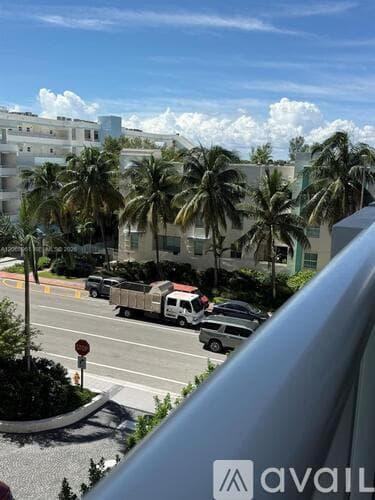 Surfside Condo: 9195 Collins Ave