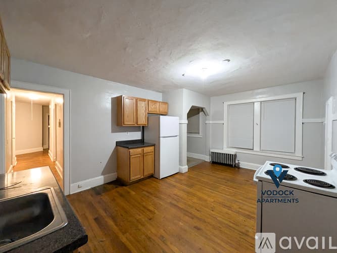 Springfield Apartment: 65 Belmont Ave
