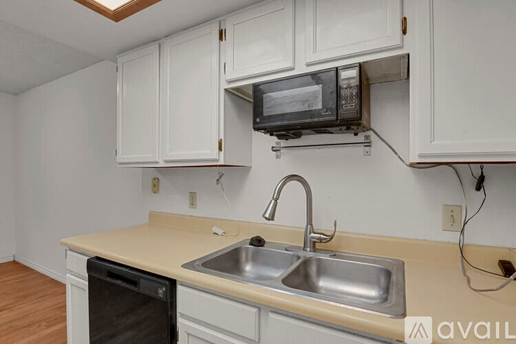 Thornton Townhome: 10112 Quivas Street