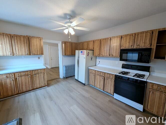 Middletown Apartment: 57 Ferry St