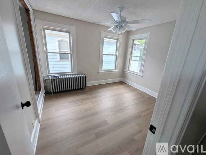 Middletown Apartment: 57 Ferry St