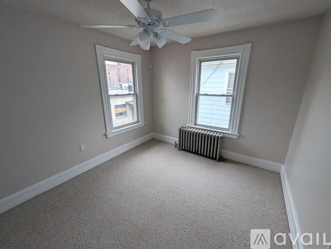 Middletown Apartment: 57 Ferry St