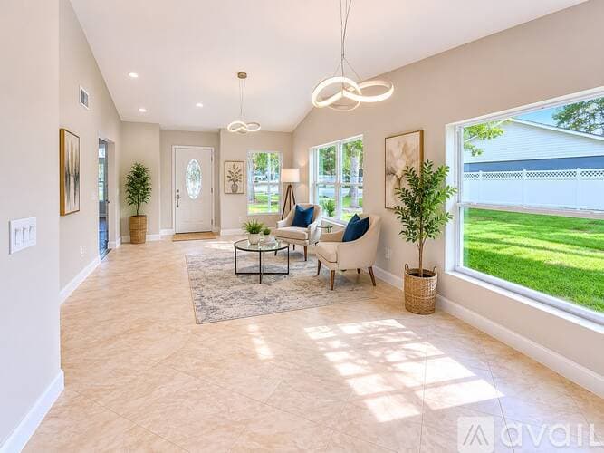 Riverview House: 13326 Laraway Dr