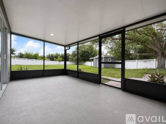Riverview House: 13326 Laraway Dr