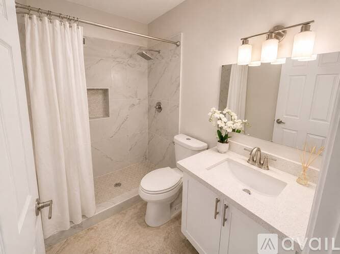 Riverview House: 13326 Laraway Dr