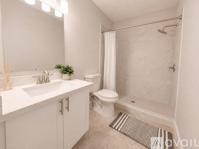 Riverview House: 13326 Laraway Dr