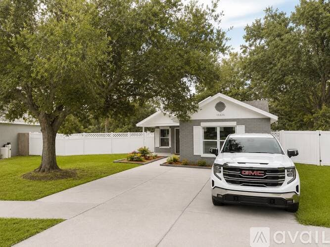Riverview House: 13326 Laraway Dr