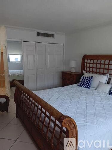 Surfside Condo: 9225 Collins Ave