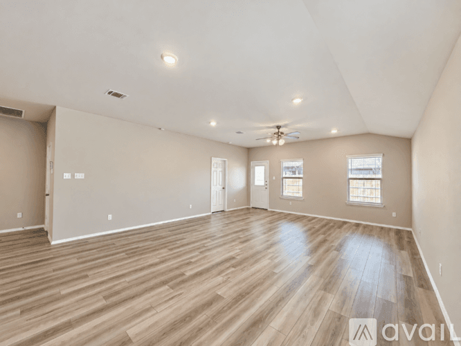 Temple House: 9114 Cantera Rdg Rd