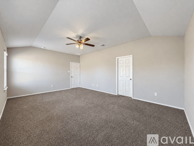 Temple House: 9114 Cantera Rdg Rd