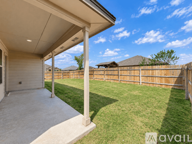 Temple House: 9114 Cantera Rdg Rd