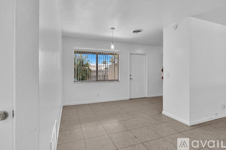 Boynton Beach Townhome: 188 Southeast 27th Way