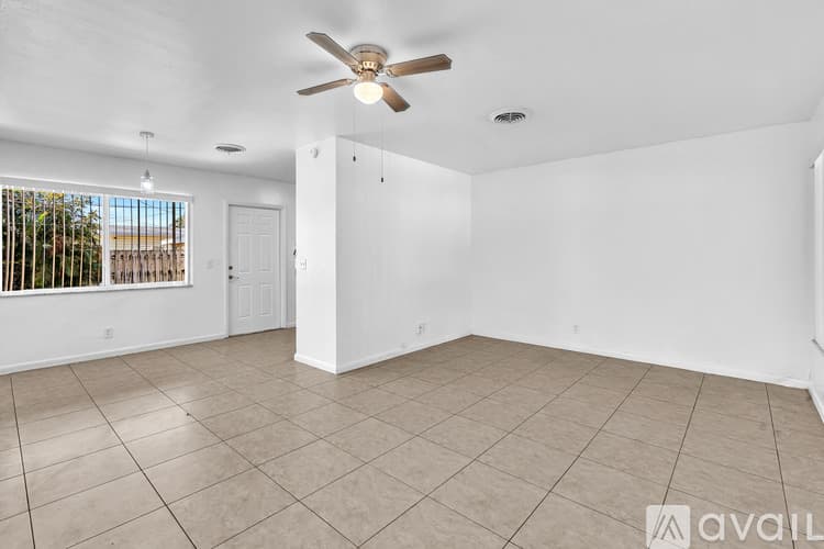 Boynton Beach Townhome: 188 Southeast 27th Way