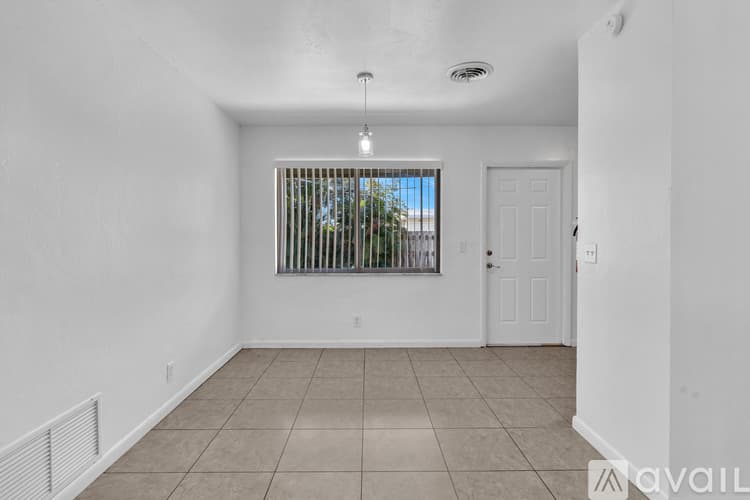 Boynton Beach Townhome: 188 Southeast 27th Way
