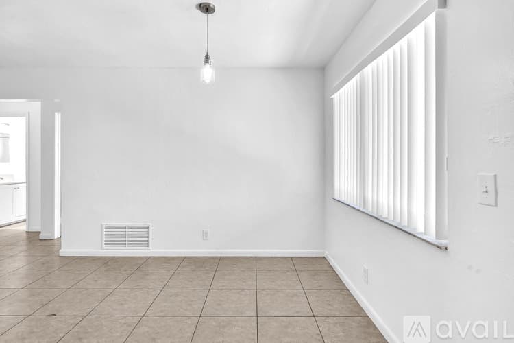 Boynton Beach Townhome: 188 Southeast 27th Way