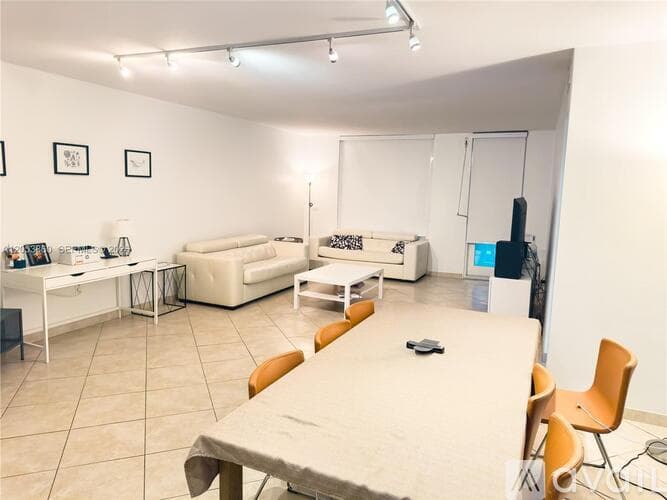 Bal Harbour Condo: 10185 Collins Ave