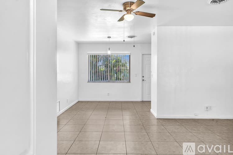 Boynton Beach Townhome: 188 Southeast 27th Way