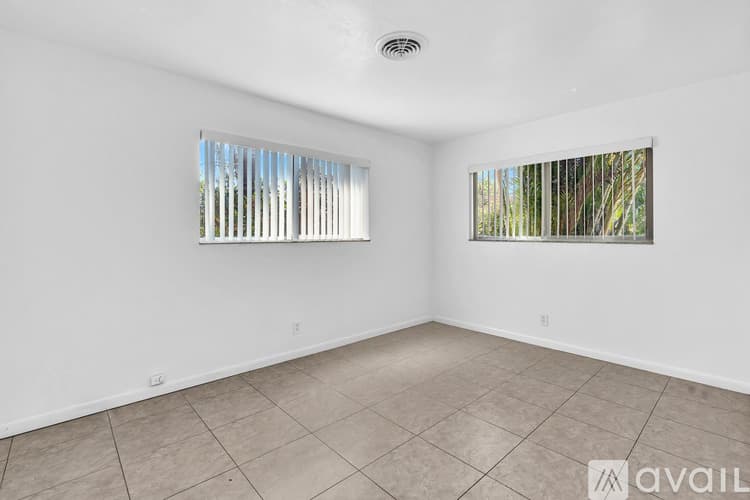 Boynton Beach Townhome: 188 Southeast 27th Way