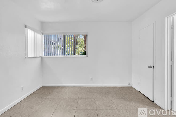 Boynton Beach Townhome: 188 Southeast 27th Way