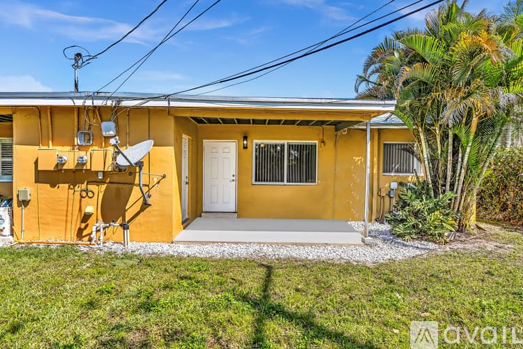 Boynton Beach Townhome: 188 Southeast 27th Way