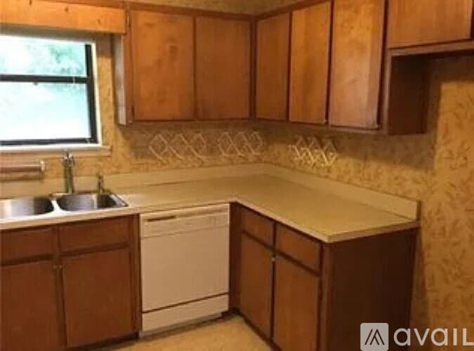 Lawrenceville House: 133 Sandalwood Cir