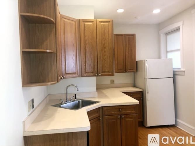 Chicago Apartment: 5017 N Winchester Avenue