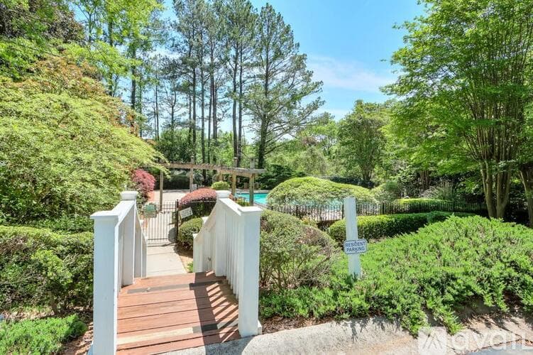 Marietta Condo: 2120 River Heights Walk SE