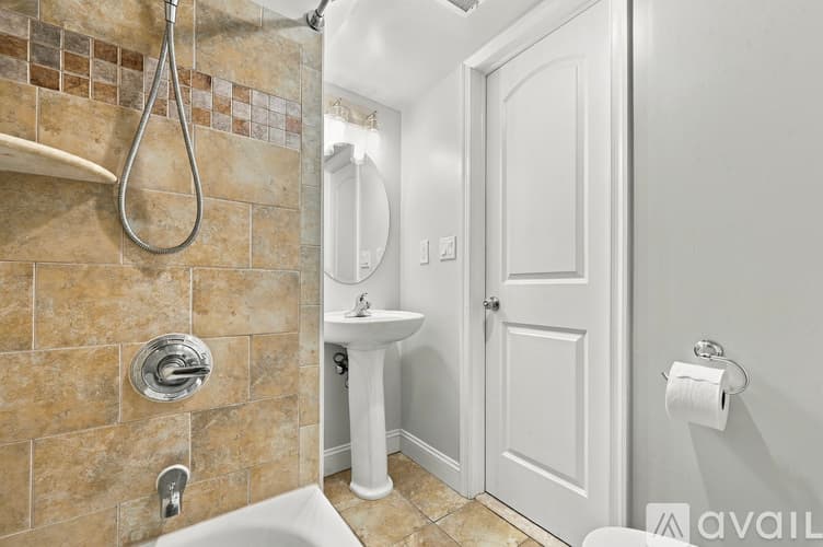 Philadelphia Apartment: 2612 Ellsworth St