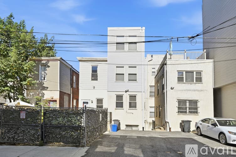 Philadelphia Apartment: 2612 Ellsworth St