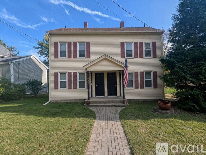 Concord House: 1689 Main Street