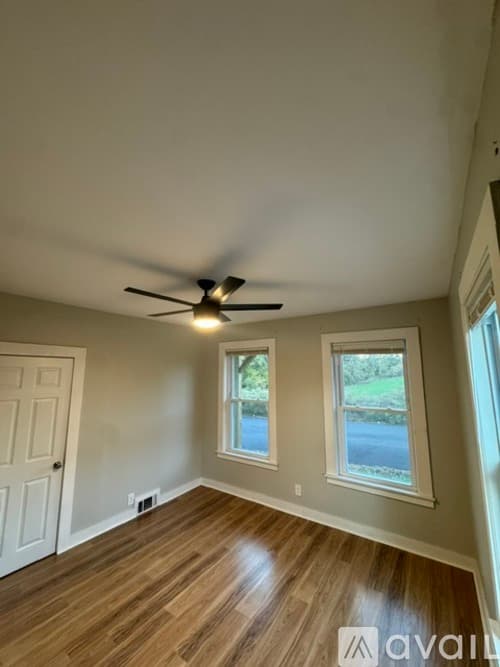 Haverhill Apartment: 34 Maynard Ave