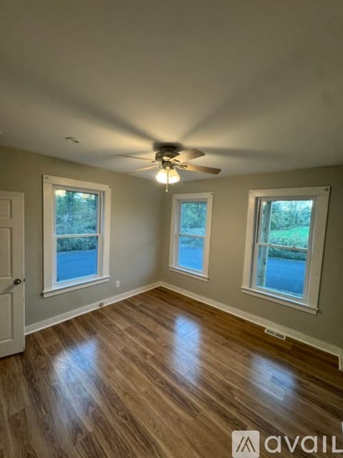 Haverhill Apartment: 34 Maynard Ave