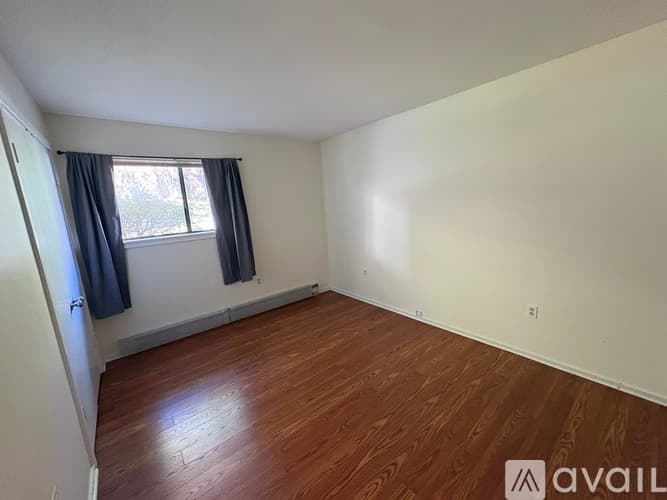 Avon Apartment: 54 Great Meadow Ln
