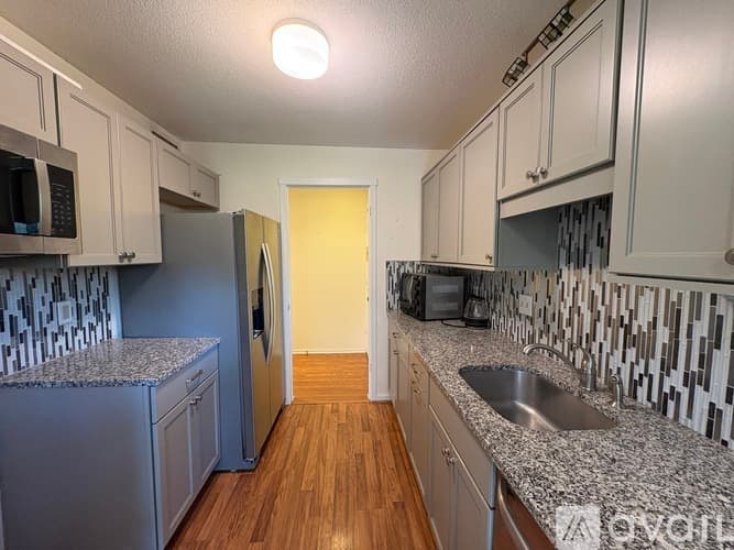 Avon Apartment: 54 Great Meadow Ln